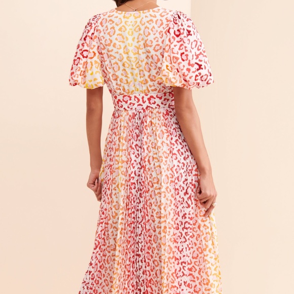 🤩Rococo Sand Avana Leopard Print Puff-Sleeve Maxi Dress🤩 - Picture 2 of 11